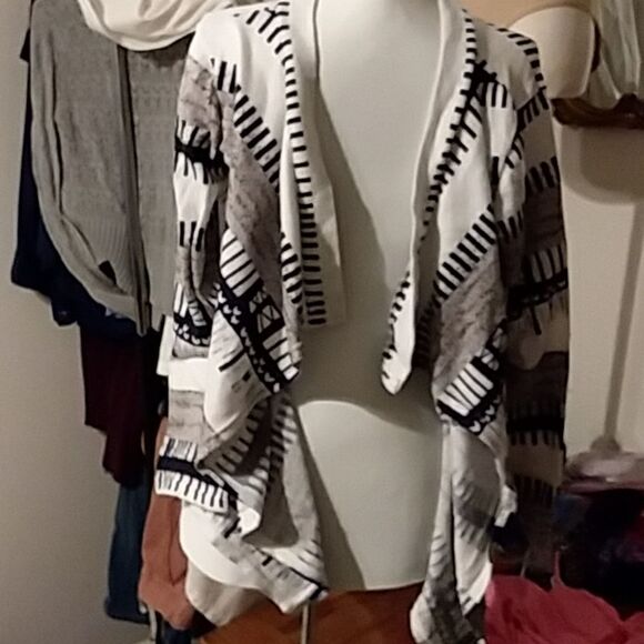 Cardigan - Picture 2 of 5